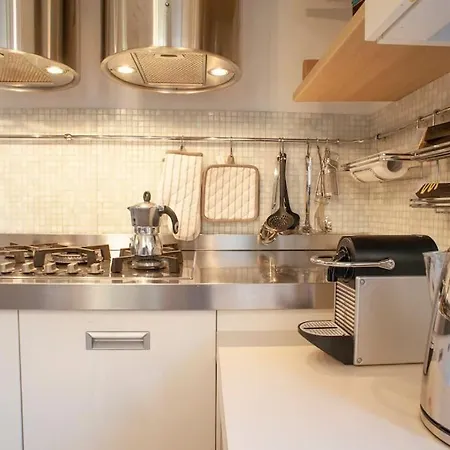 Bright And Comfy In A Beautiful Contemporary דירה