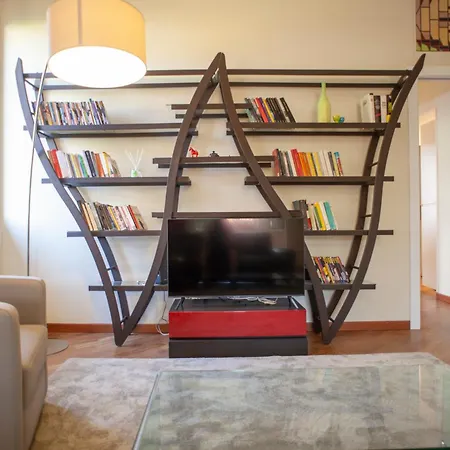 דירה Bright And Comfy In A Beautiful Contemporary מילאנו