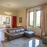 Bright And Comfy In A Beautiful Contemporary Apartamento *