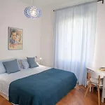 Bright And Comfy In A Beautiful Contemporary *