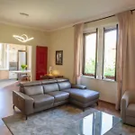 Apartamento Bright And Comfy In A Beautiful Contemporary