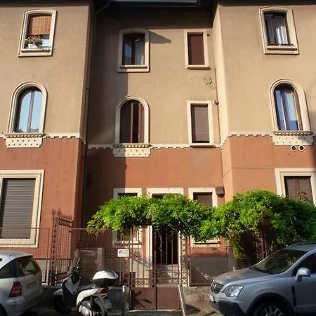 Apartment Bright And Comfy In A Beautiful Contemporary Mailand