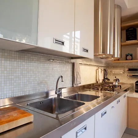 Bright And Comfy In A Beautiful Contemporary Apartment Mailand