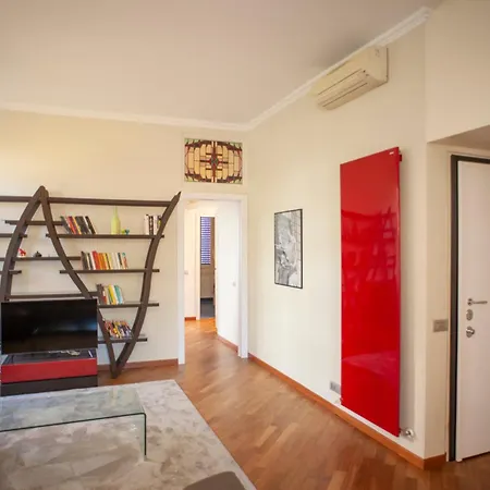 Bright And Comfy In A Beautiful Contemporary * ミラノ