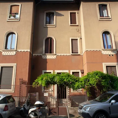 Apartment Bright And Comfy In A Beautiful Contemporary Mailand